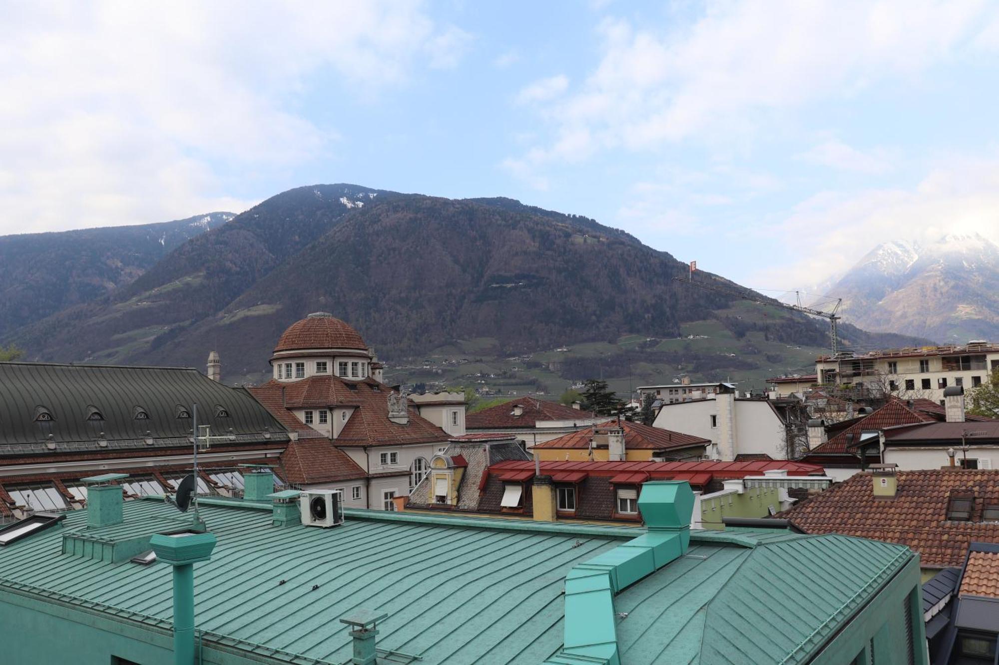 Апартаменты Ausblick Kleinjuwel Mit Panoramablick + Garage Мерано Экстерьер фото