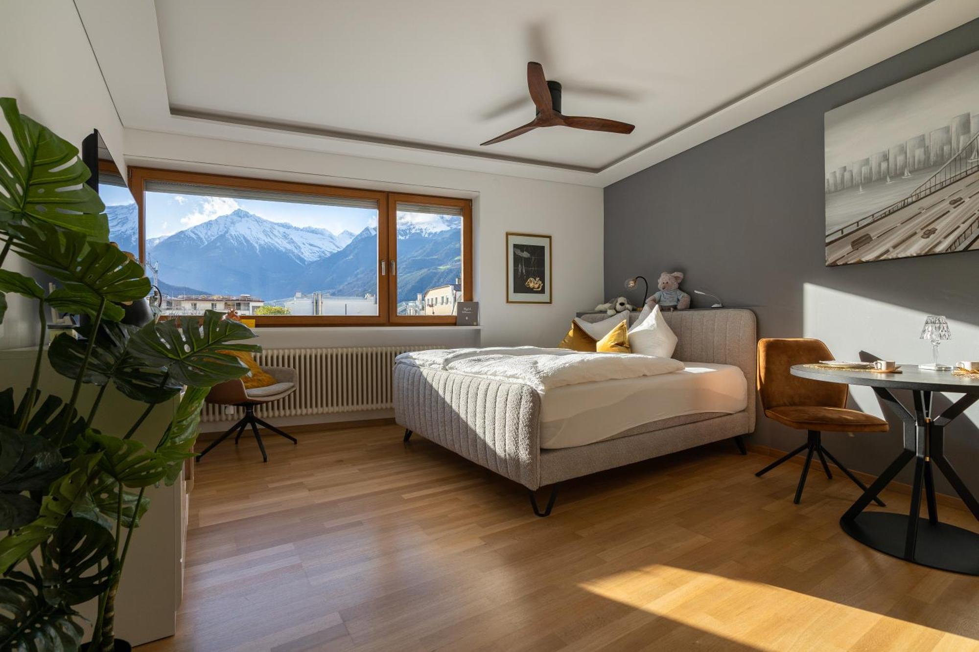 Апартаменты Ausblick Kleinjuwel Mit Panoramablick + Garage Мерано Экстерьер фото