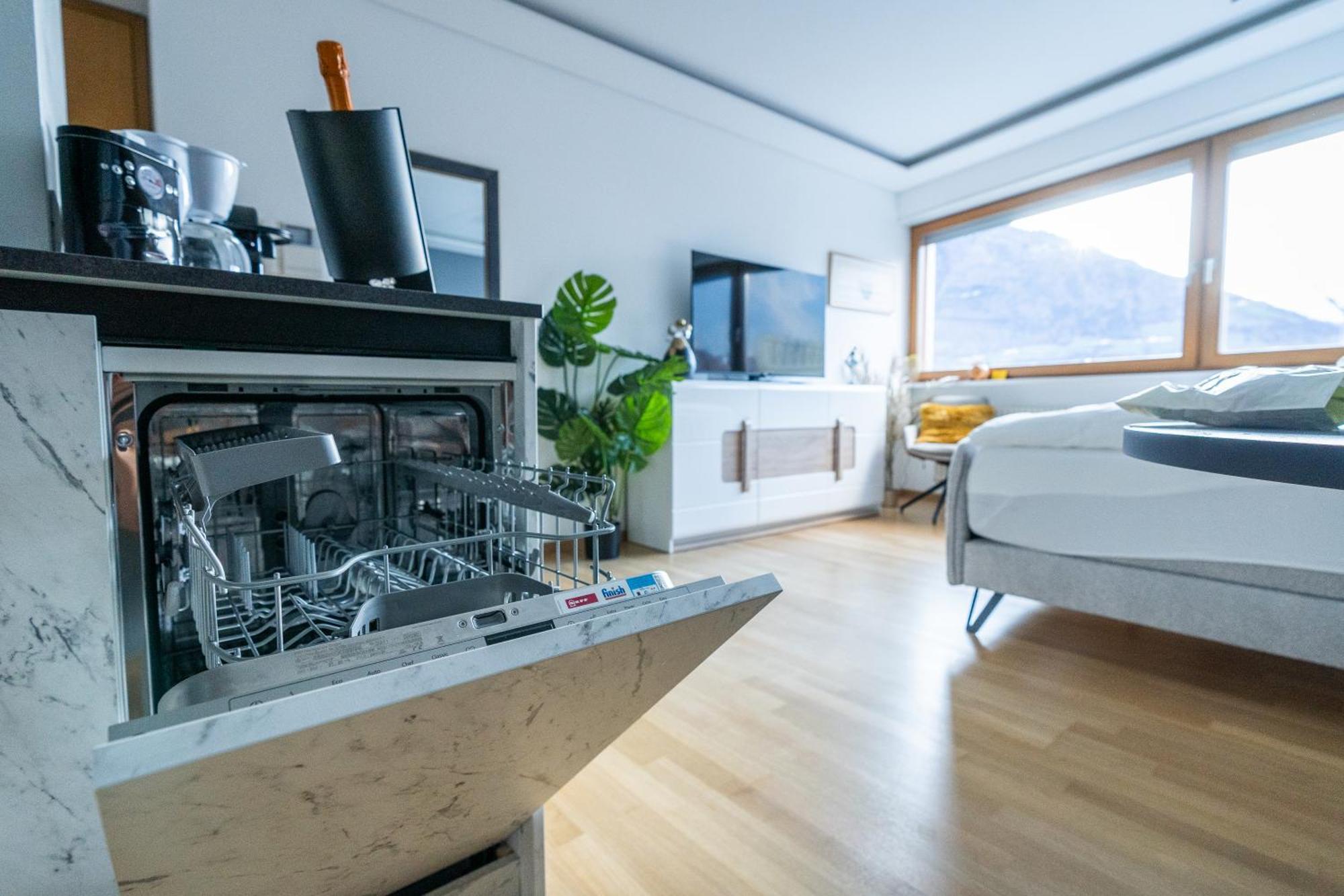 Апартаменты Ausblick Kleinjuwel Mit Panoramablick + Garage Мерано Экстерьер фото